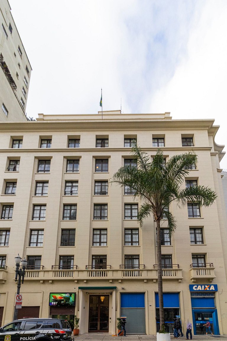 Lindo studio bem perto do bolsão das compras